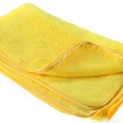 Ręcznik Super Soft Yellow z satynową lamówką